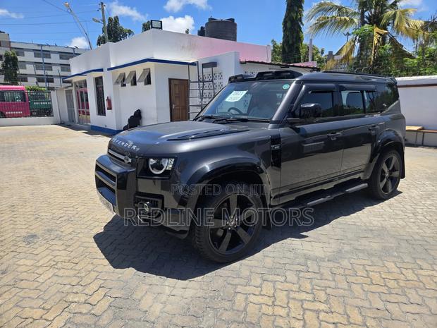 Land Rover Defender SE 2021 Black