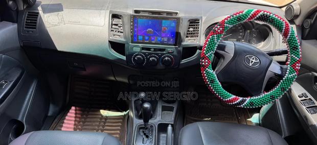 Toyota Hilux 2012 White