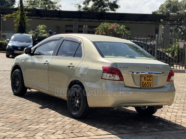 Toyota Belta 2008 Green