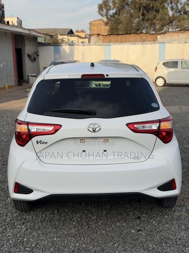 Toyota Vitz 1.0 FWD 5dr 2019 White