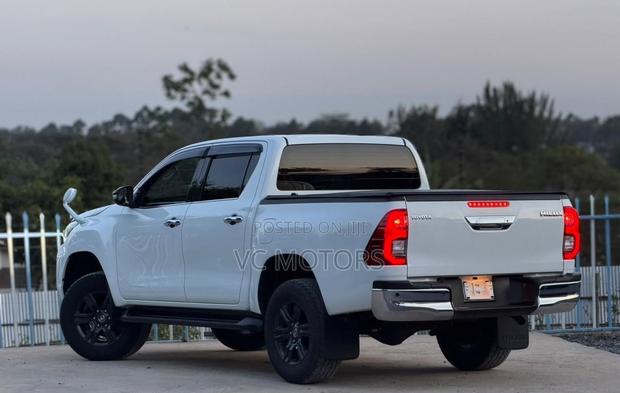 Toyota Hilux Revo Double Cab Deisel 2.4 AWD 2021