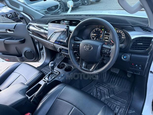 Toyota Hilux Revo Double Cab Deisel 2.4 AWD 2021