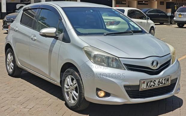 Toyota Vitz 2012 Ivory