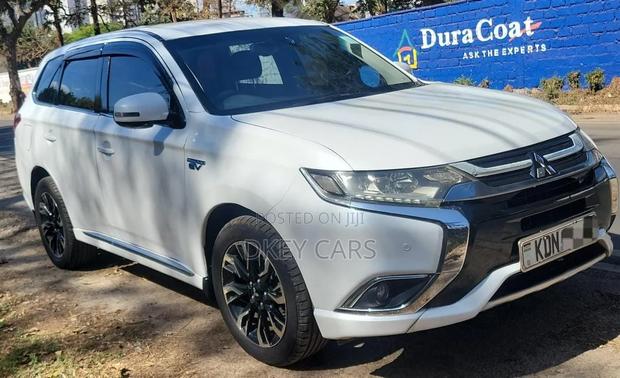 Mitsubishi Outlander 2018 White
