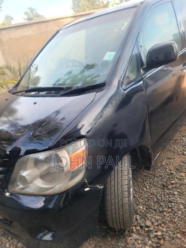 Toyota Noah 2.0 FWD (8 Seater) 2003 Black