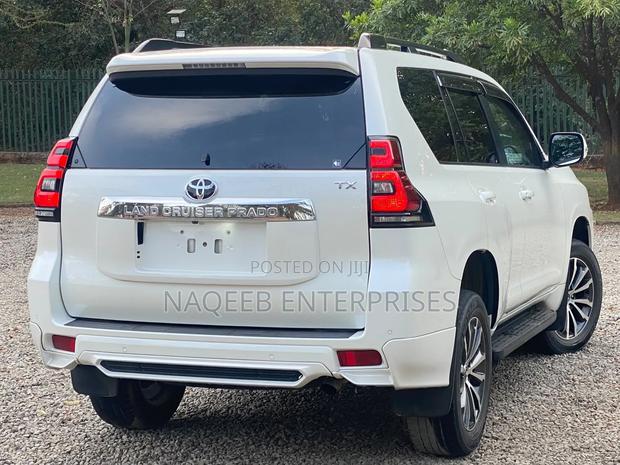 Toyota Land Cruiser Prado 2019 White