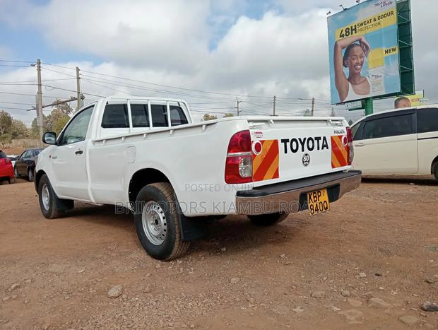 Toyota Hilux 2.5 D-4D 2007 White