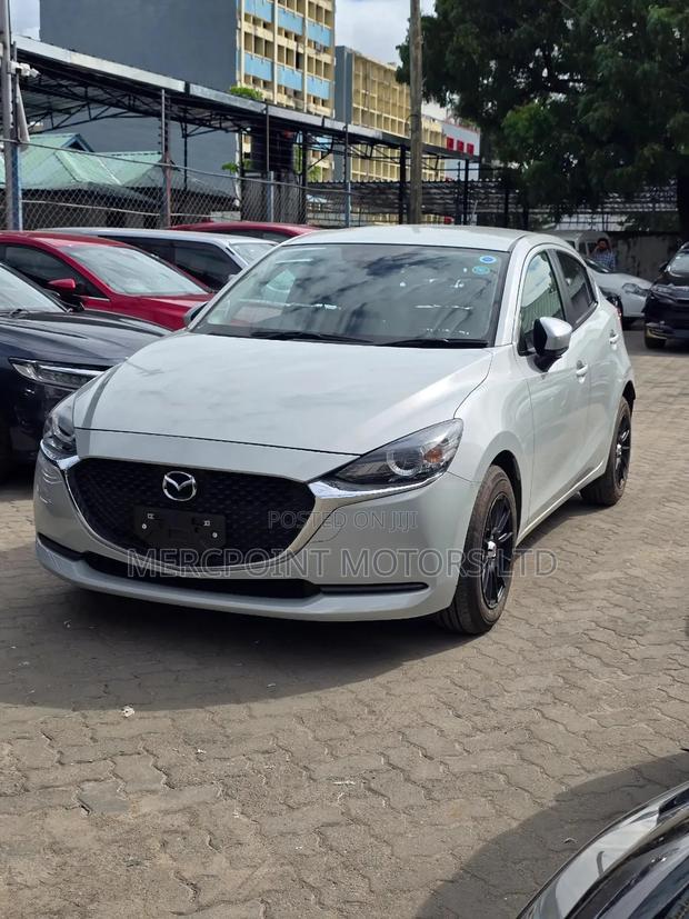 Mazda 2 2019 Silver