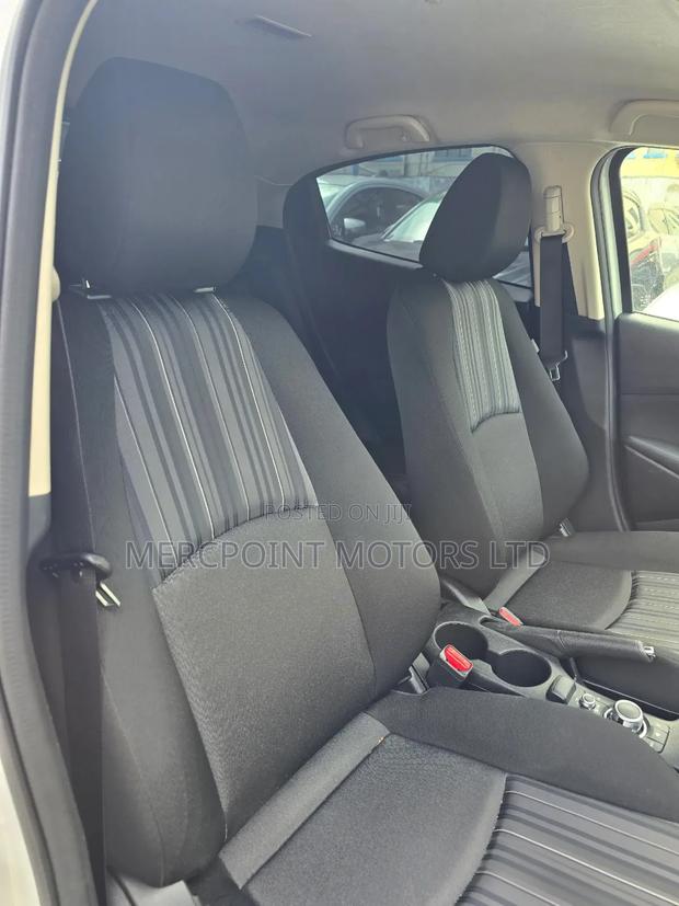 Mazda 2 2019 Silver