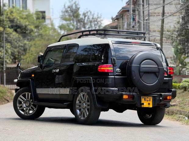 Toyota FJ Cruiser 2013 Black
