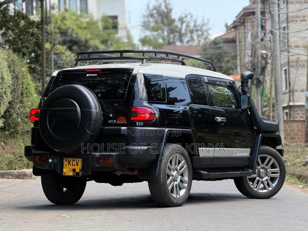 Toyota FJ Cruiser 2013 Black