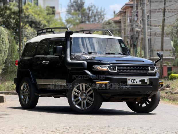 Toyota FJ Cruiser 2013 Black