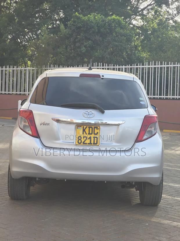 Toyota Vitz 2013 Burgundy