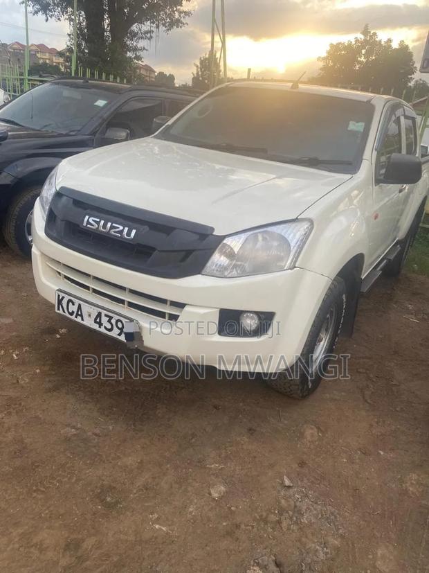 Isuzu D-MAX 2014 White