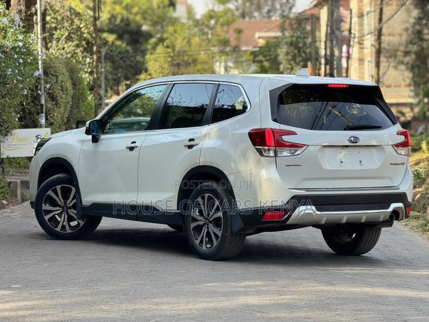 Subaru Forester 2019 Off white