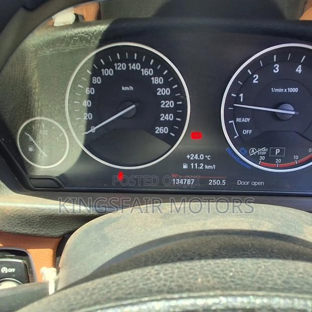 BMW 320i 2017 Blue