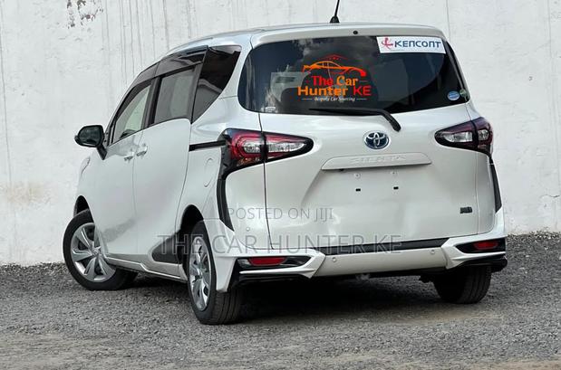 Toyota Sienta 1.5 Hybrid FWD (6-seater) 2020