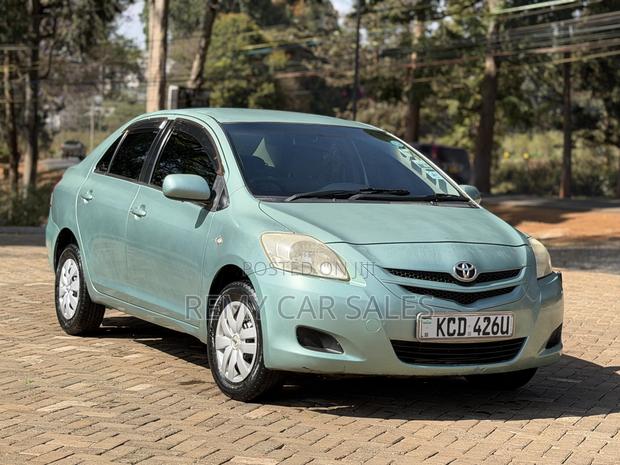 Toyota Belta 2008 Burgundy