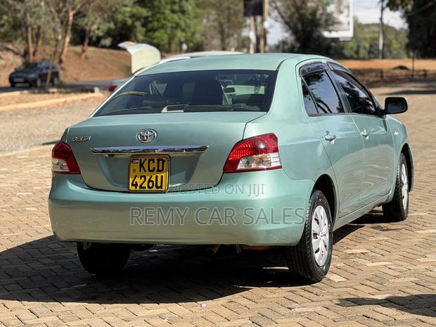 Toyota Belta 2008 Burgundy