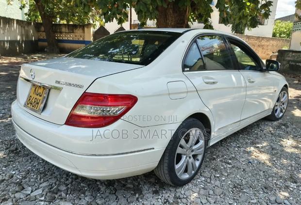 Mercedes-Benz C200 2011 White