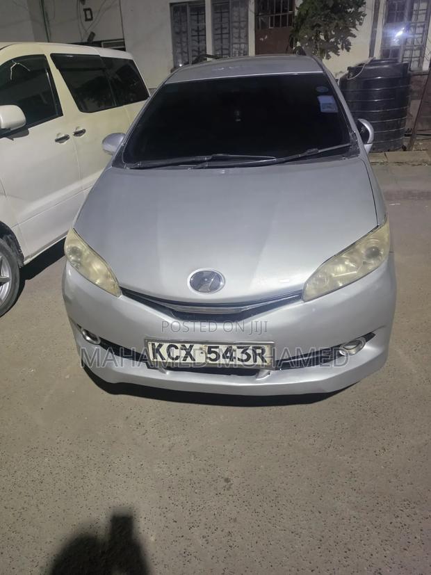 Toyota Wish 2012 Silver