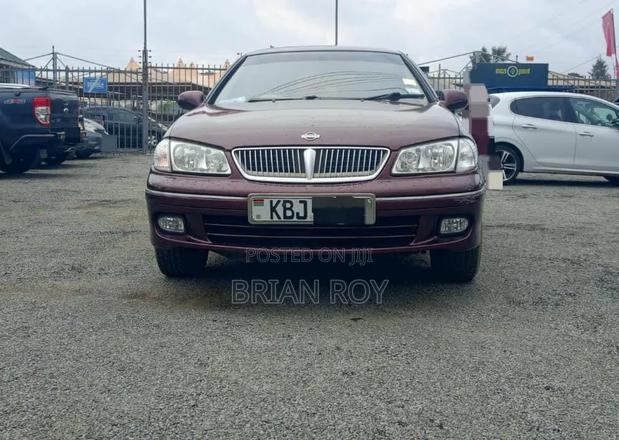Nissan Bluebird 2002 Maroon