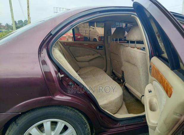 Nissan Bluebird 2002 Maroon