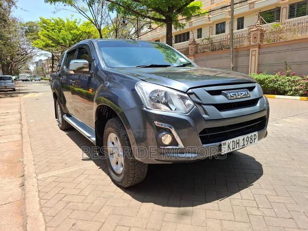Isuzu D-MAX 2022 Gray