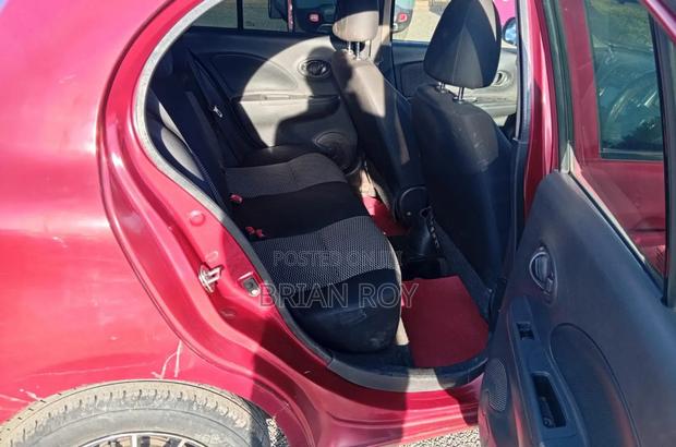 Nissan March 1.2 FWD 2015 Red