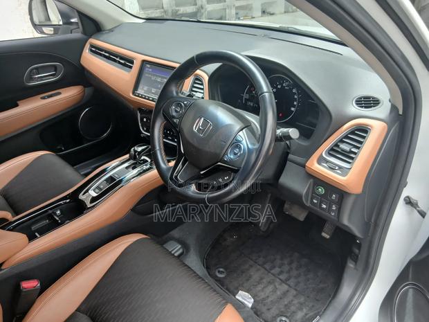 Honda Vezel 1.5 Hybrid 2WD 2019 White