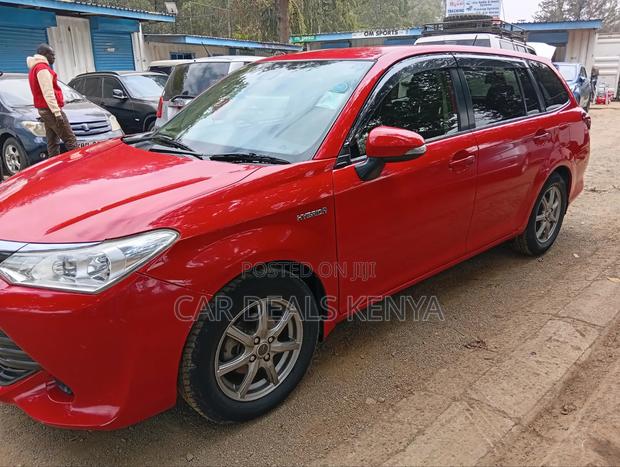 Toyota Corolla Fielder 1.5 Hybrid FWD 2016 Red