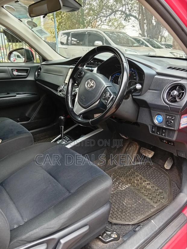 Toyota Corolla Fielder 1.5 Hybrid FWD 2016 Red