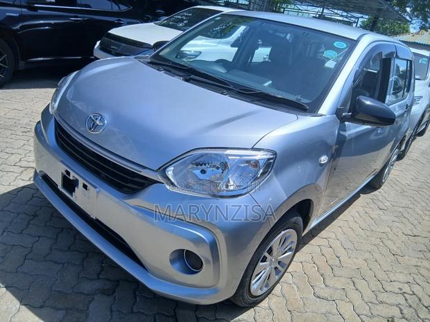 Toyota Passo 2019 Silver