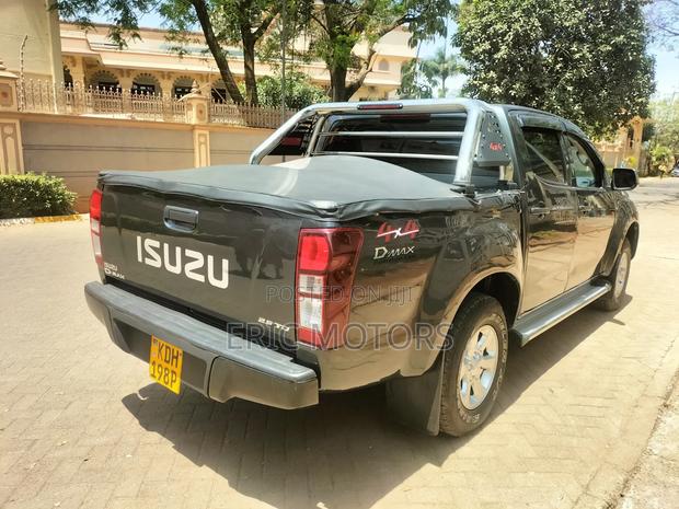 Isuzu D-MAX 2022 Gray