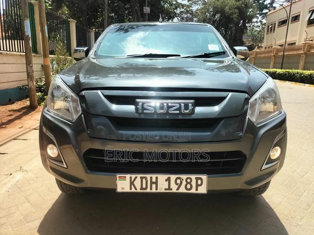 Isuzu D-MAX 2022 Gray