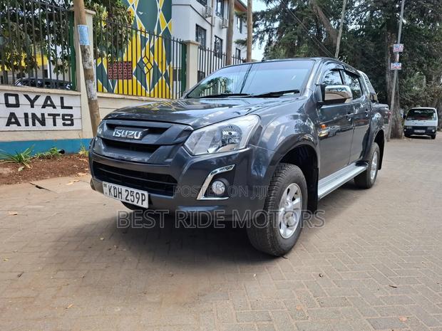 Isuzu D-MAX 2023 Gray