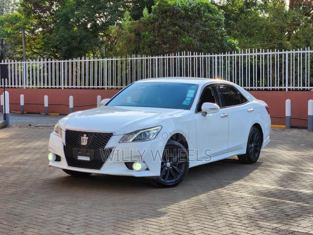 Toyota Crown 2015 White