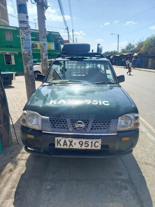 Nissan NP300 2006 Green