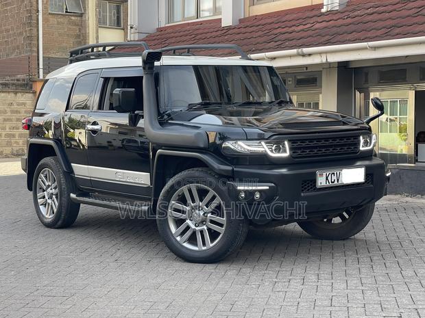Toyota FJ Cruiser 2012 Black