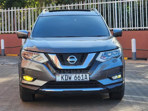 Nissan X-Trail 2.0 Petrol FWD 2014 Beige