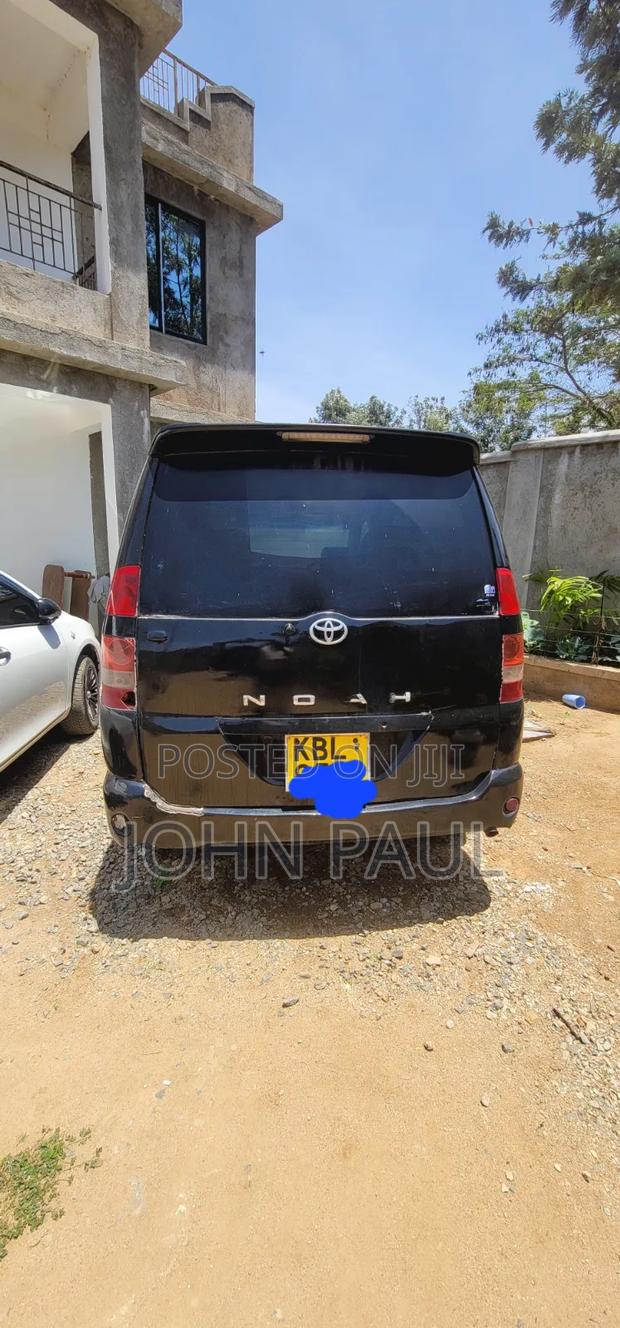 Toyota Noah 2.0 FWD (8 Seater) 2003 Black