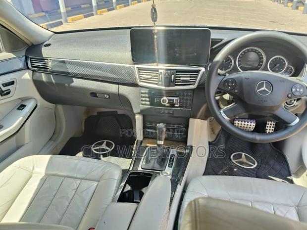Mercedes-Benz E250 2010 Silver