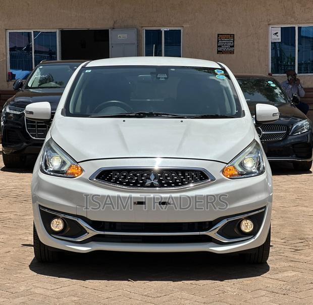 Mitsubishi Mirage SE 2019 Pearl
