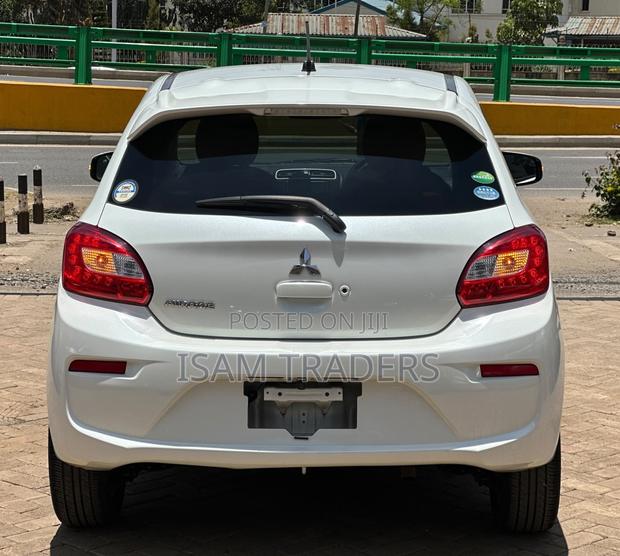 Mitsubishi Mirage SE 2019 Pearl