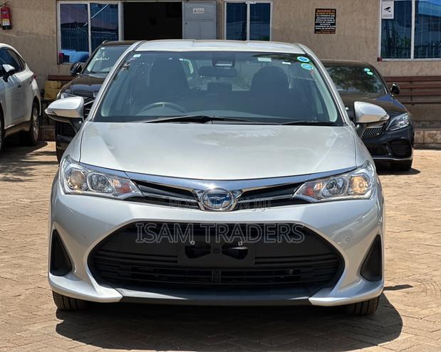Toyota Axio 1.5 Hybrid 2WD 2020 Silver