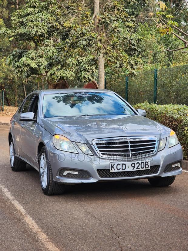 Mercedes-Benz E200 2009 Silver