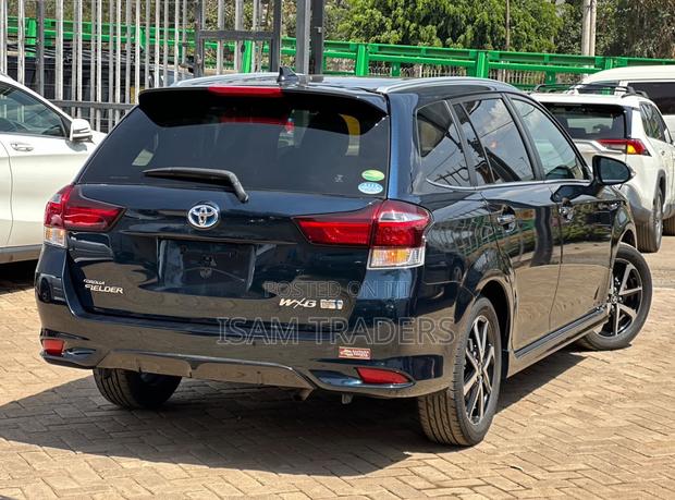 Toyota Corolla Fielder 1.5 Hybrid FWD 2019