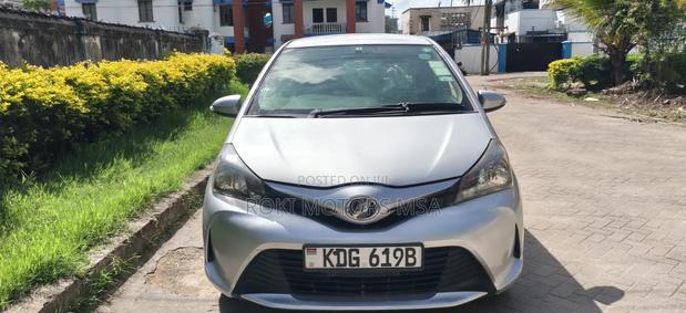 Toyota Vitz 2015 Gray