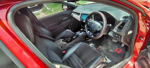 Honda Vezel 2018 Maroon
