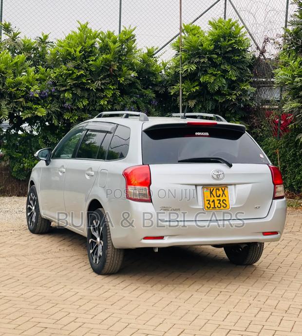 Toyota Corolla Fielder 2012 Silver